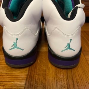 Jordan 5 Grapes Size 10.5